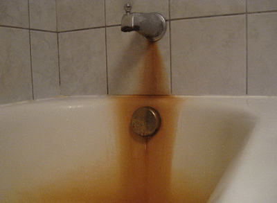 Как избавиться от ржавых кругов на ванной